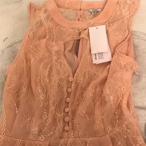 Loverslace peplum top - guess brand